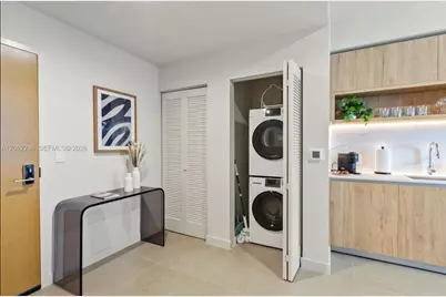 11 NE 6th St #2303, Miami, FL 33132 - Photo 3