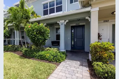 1240 Eucalyptus Dr #2, Hollywood, FL 33021 - Photo 3