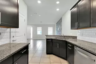 1240 Eucalyptus Dr, Hollywood, FL 33021 - Photo 9