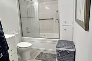 2270 NE 68th St, Fort Lauderdale, FL 33308 - Photo 13