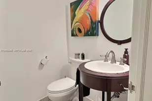 2270 NE 68th St, Fort Lauderdale, FL 33308 - Photo 9