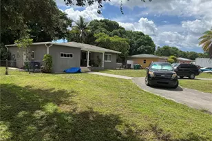13301 NW Miami Ct, Miami, FL 33168 - Photo 3