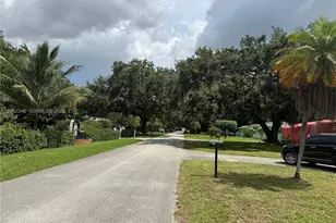 13301 NW Miami Ct, Miami, FL 33168 - Photo 13
