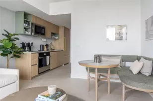 159 NE 6th St, Miami, FL 33132 - Photo 9