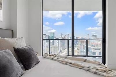 159 NE 6th St #3808, Miami, FL 33132 - Photo 13
