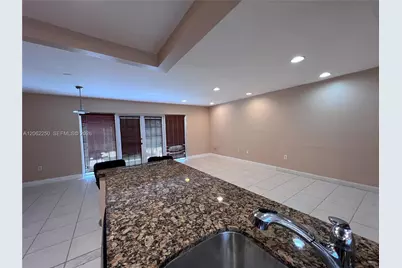 2750 N 34th Ave #9D, Hollywood, FL 33021 - Photo 9