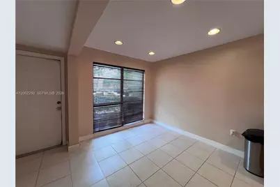 2750 N 34th Ave #9D, Hollywood, FL 33021 - Photo 11