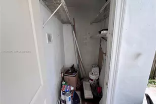 2750 N 34th Ave, Hollywood, FL 33021 - Photo 37