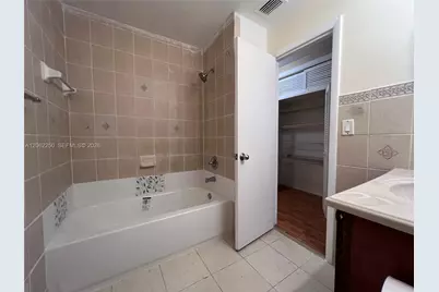2750 N 34th Ave #9D, Hollywood, FL 33021 - Photo 31