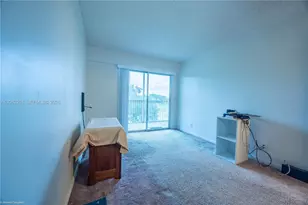 13450 SW 3rd St, Pembroke Pines, FL 33027 - Photo 15