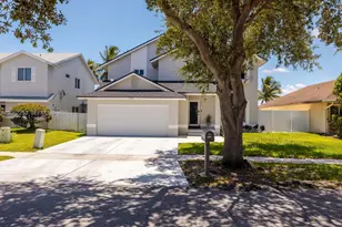 9650 SW 9th Ct, Pembroke Pines, FL 33025 - Photo 5