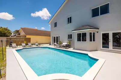 9650 SW 9th Ct, Pembroke Pines, FL 33025 - Photo 13