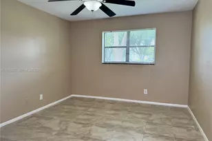 8749 NW 39th St, Sunrise, FL 33351 - Photo 9