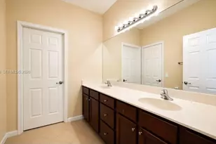 8890 W 33rd Ave, Hialeah, FL 33018 - Photo 29