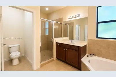 8890 W 33rd Ave, Hialeah, FL 33018 - Photo 23