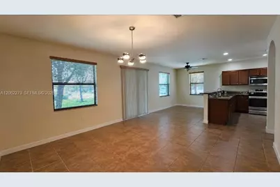 8890 W 33rd Ave, Hialeah, FL 33018 - Photo 11