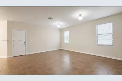 8890 W 33rd Ave, Hialeah, FL 33018 - Photo 7
