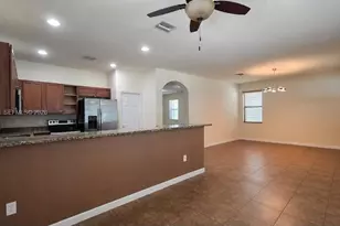 8890 W 33rd Ave, Hialeah, FL 33018 - Photo 15