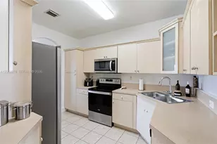 22470 SW 103rd Ave, Cutler Bay, FL 33190 - Photo 11