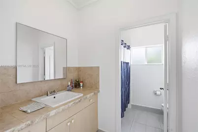 22470 SW 103rd Ave, Cutler Bay, FL 33190 - Photo 17