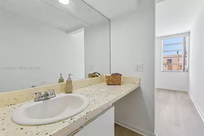 1900 W 68th St #B203, Hialeah, FL 33014 - Photo 31