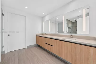 2411 Laguna Circle #2011, North Miami, FL 33181 - Photo 21