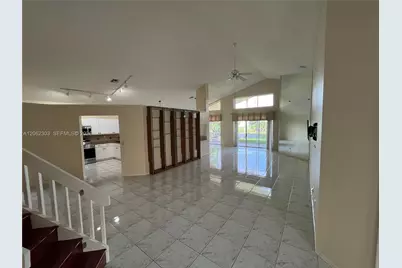 1540 W Lacosta Dr W, Pembroke Pines, FL 33027 - Photo 3