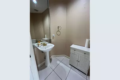 1540 W Lacosta Dr W, Pembroke Pines, FL 33027 - Photo 7