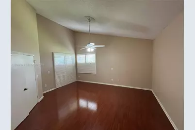 1540 W Lacosta Dr W, Pembroke Pines, FL 33027 - Photo 23