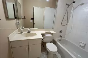 1540 W Lacosta Dr W, Pembroke Pines, FL 33027 - Photo 21