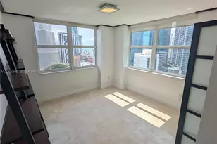 31 SE 5, Miami, FL 33131 - Photo 17