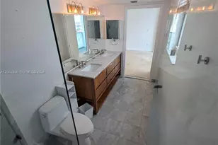 31 SE 5, Miami, FL 33131 - Photo 15