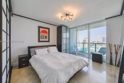 31 SE 5 #3002, Miami, FL 33131 - Photo 9