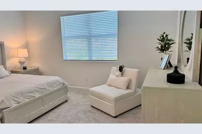 401 SE Crossoak Ln #401, Port Saint Lucie, FL 34984 - Photo 9