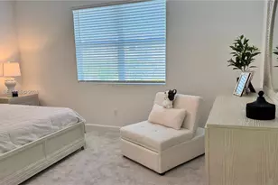 401 SE Crossoak Ln, Port Saint Lucie, FL 34984 - Photo 9