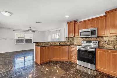 5160 NW 112th Ct, Doral, FL 33178 - Photo 11