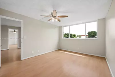 800 S Hollybrook Dr #205, Pembroke Pines, FL 33025 - Photo 13