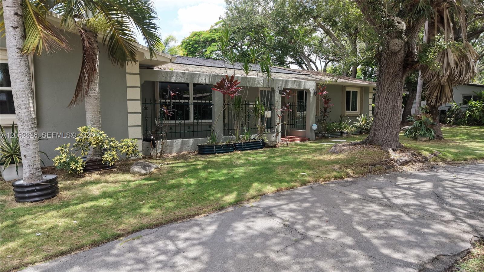 8331 SW 156th St - 8331 SW 156th St, Palmetto Bay, FL 33157 Luxury Property | Jose Angel Pina