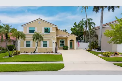 17513 NW 10th St, Pembroke Pines, FL 33029 - Photo 1