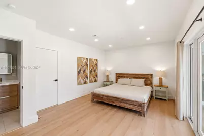 10801 Peachtree Dr, Miami, FL 33161 - Photo 23
