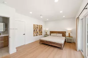 10801 Peachtree Dr, Miami, FL 33161 - Photo 23