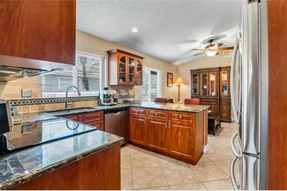 2006 NW 182nd Ave, Pembroke Pines, FL 33029 - Photo 13