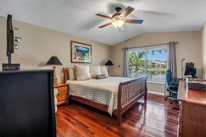 2006 NW 182nd Ave, Pembroke Pines, FL 33029 - Photo 5
