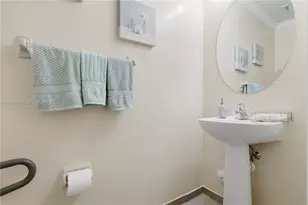9033 W 33rd Ave, Hialeah, FL 33018 - Photo 13