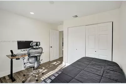 581 SW 169th Way, Weston, FL 33326 - Photo 17