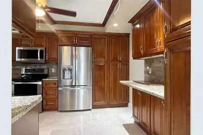 383 SW 25th Rd, Miami, FL 33129 - Photo 13
