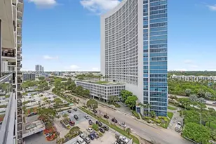 600 NE 36th St, Miami, FL 33137 - Photo 1