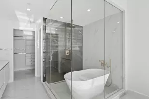 700 NE 24th St, Miami, FL 33137 - Photo 21