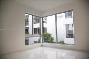 529 SW 11th St, Miami, FL 33129 - Photo 9