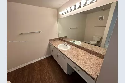 11600 SW 2nd St #18208, Pembroke Pines, FL 33025 - Photo 13
